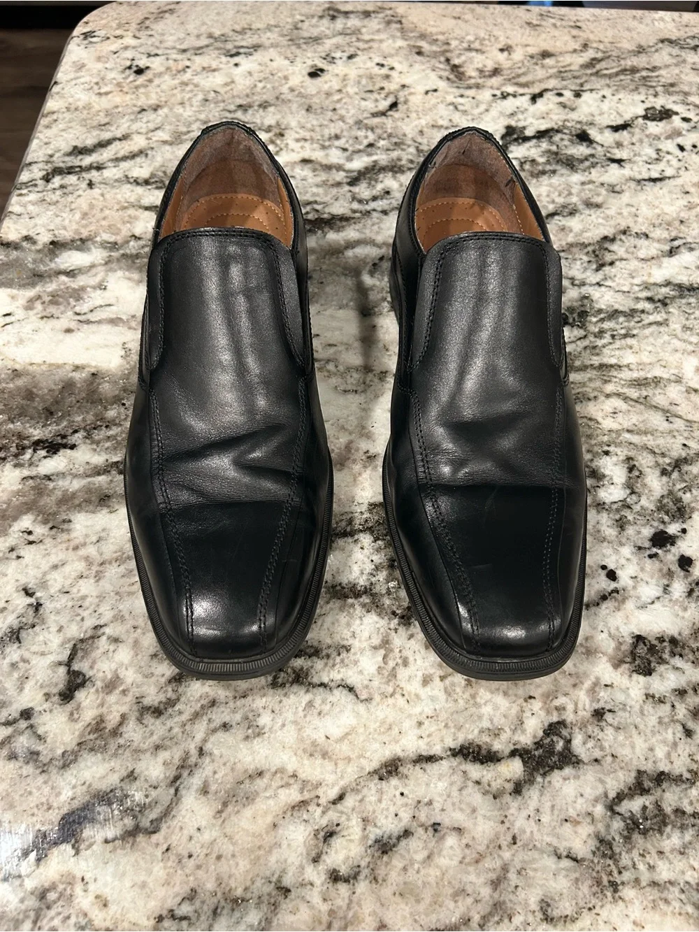 Bass Men's Glenn Black Leather Slip-On Dress Shoes